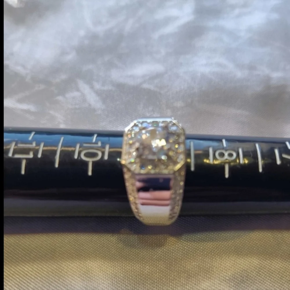 N/A luxury silver